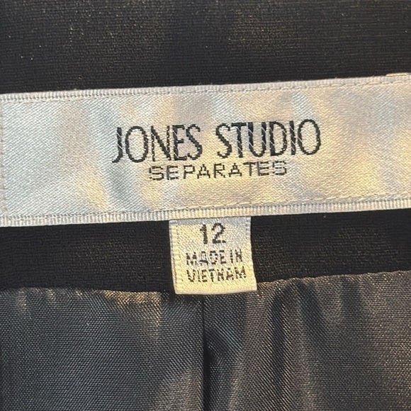 Jones studio, black ruffled collar blazer, suit, jacket, size 12 - Picture 4 of 7